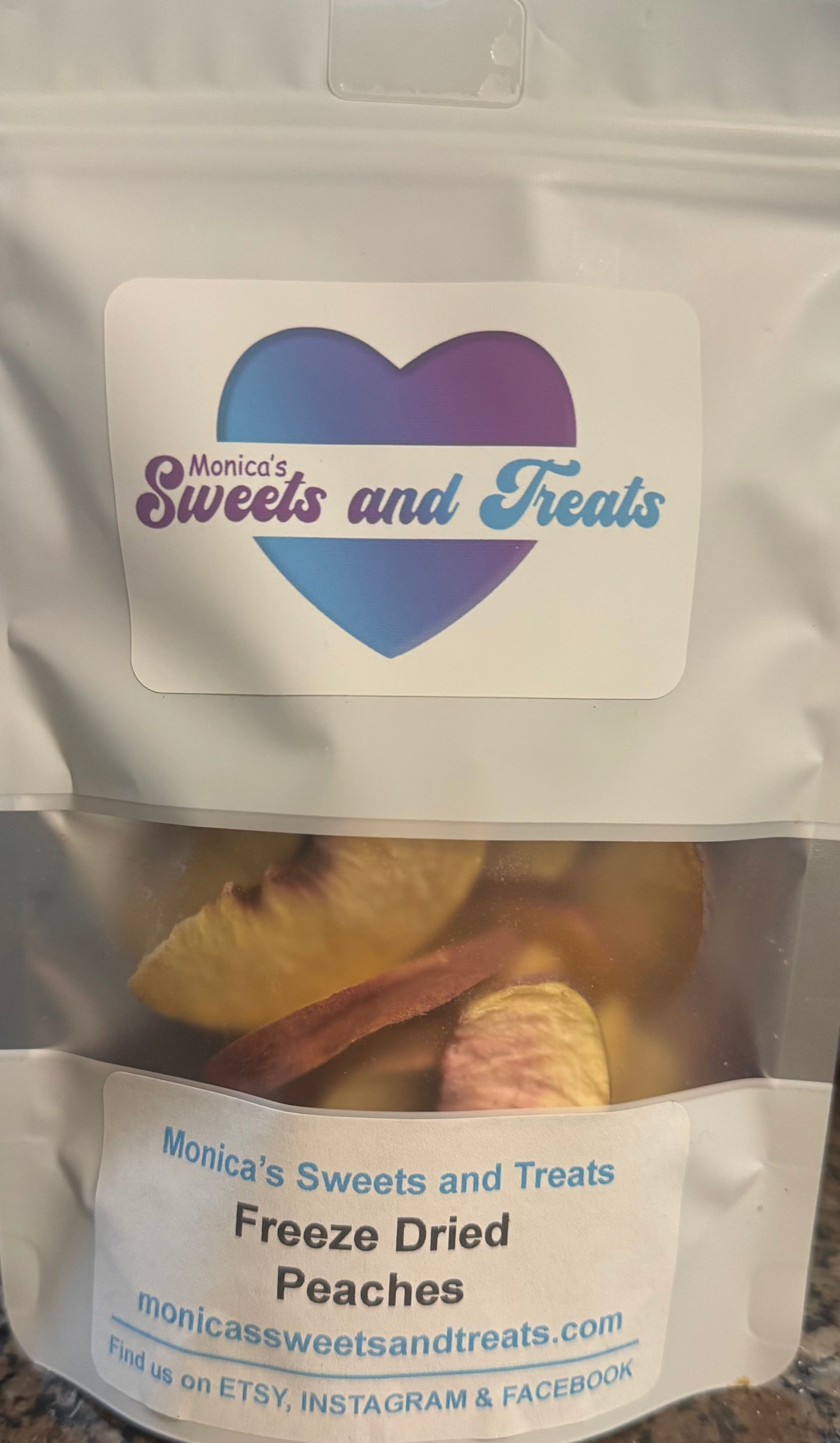 Freeze dried peaches